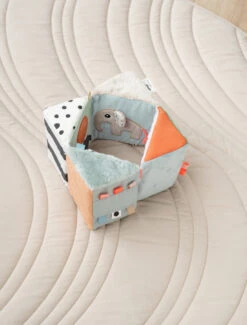 Done By Deer Cube Sensoriel Dépliable -Fillettes & Fiston Soldes done by deer cube sensoriel depliable 3