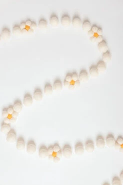 Lil North Co. Guirlande Décorative Yellow Daisies -Fillettes & Fiston Soldes lil north co guirlande decorative yellow daisies 2