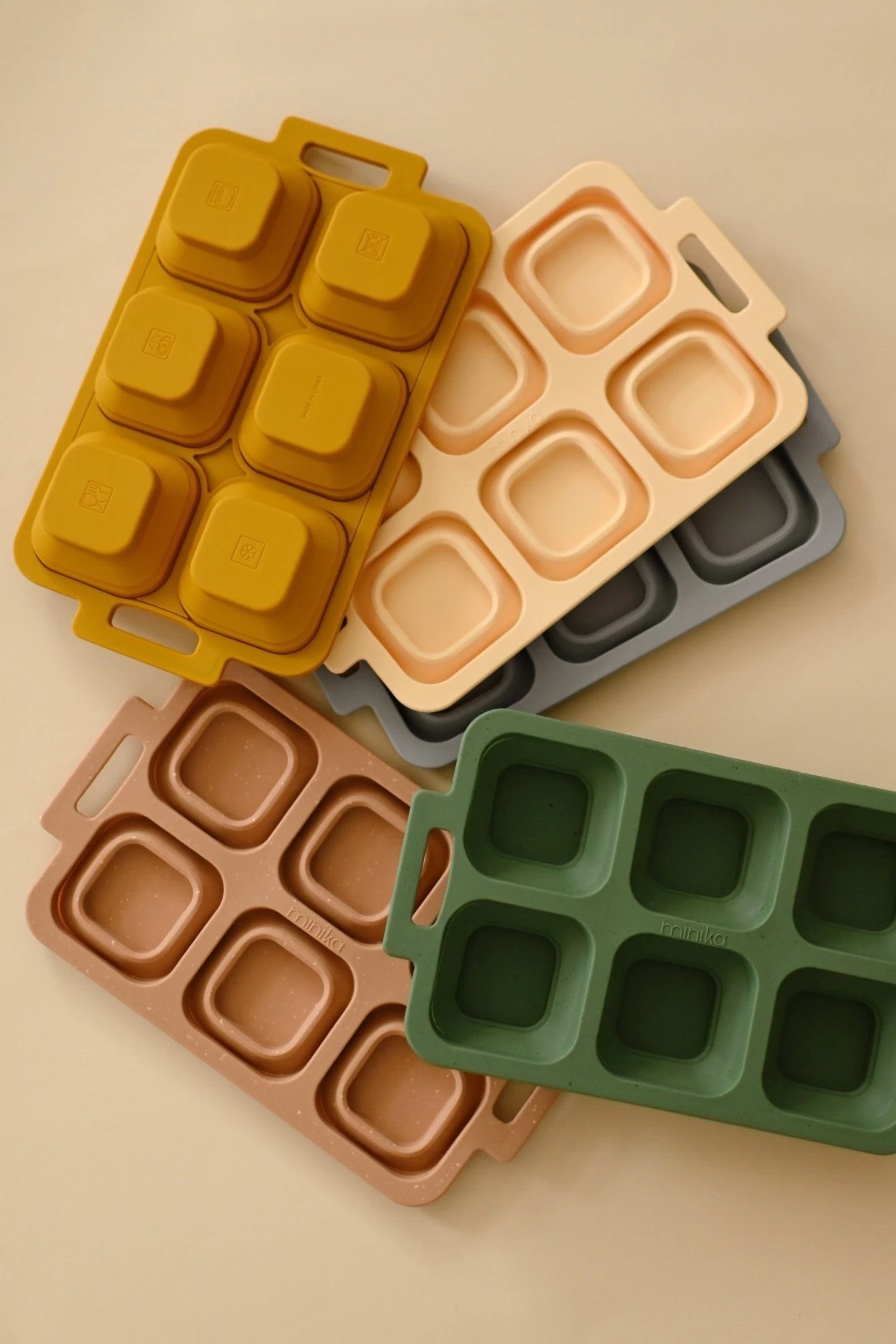 Minika Moules à Muffins Repliables Almond 4 Minika Moules à Muffins Repliables Almond – Image 2