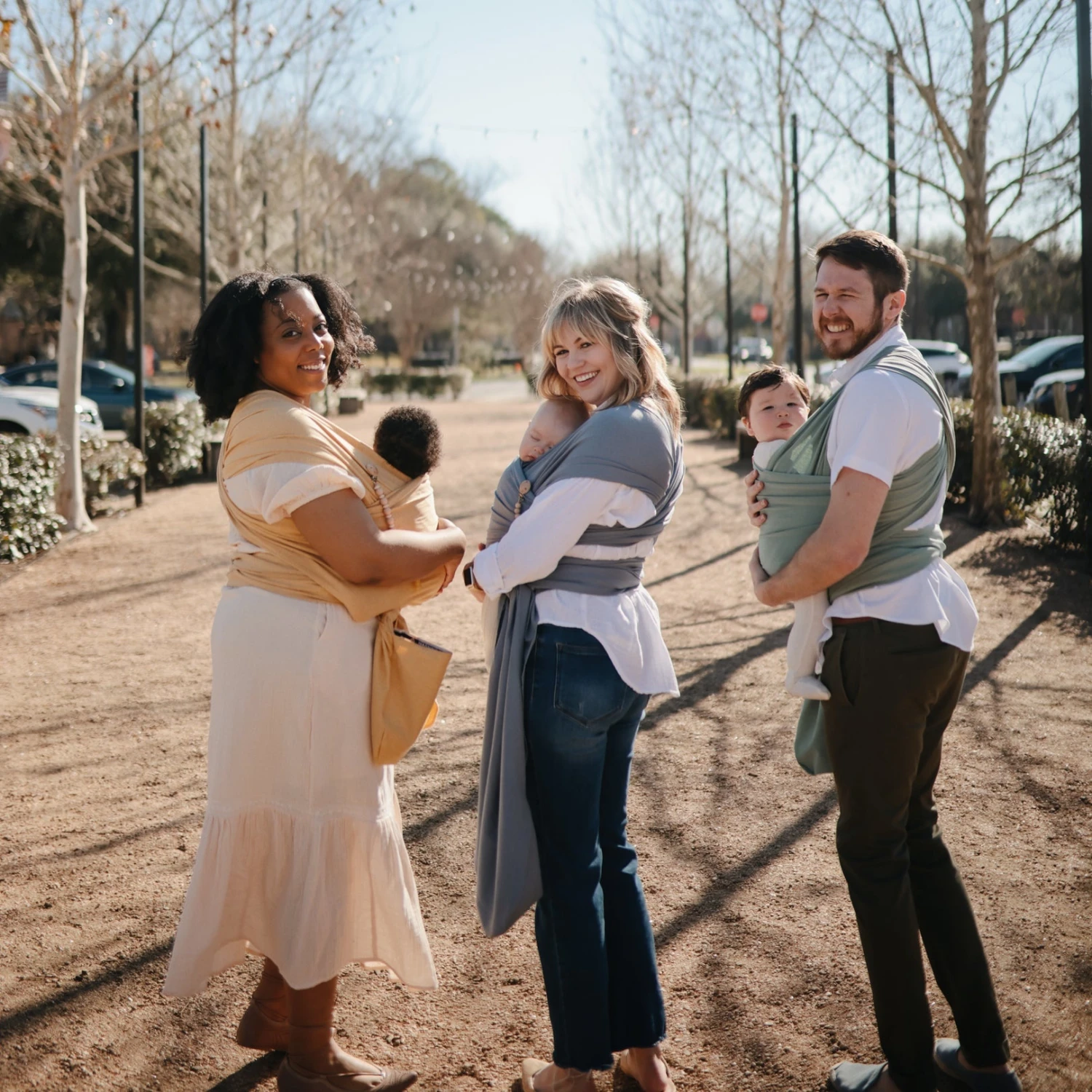 Mushie Écharpe De Portage Mustard 5 Mushie Écharpe De Portage Mustard – Image 3