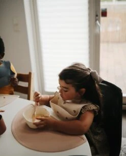 Mushie Napperon En Silicone Blush -Fillettes & Fiston Soldes mushie napperon en silicone blush 2