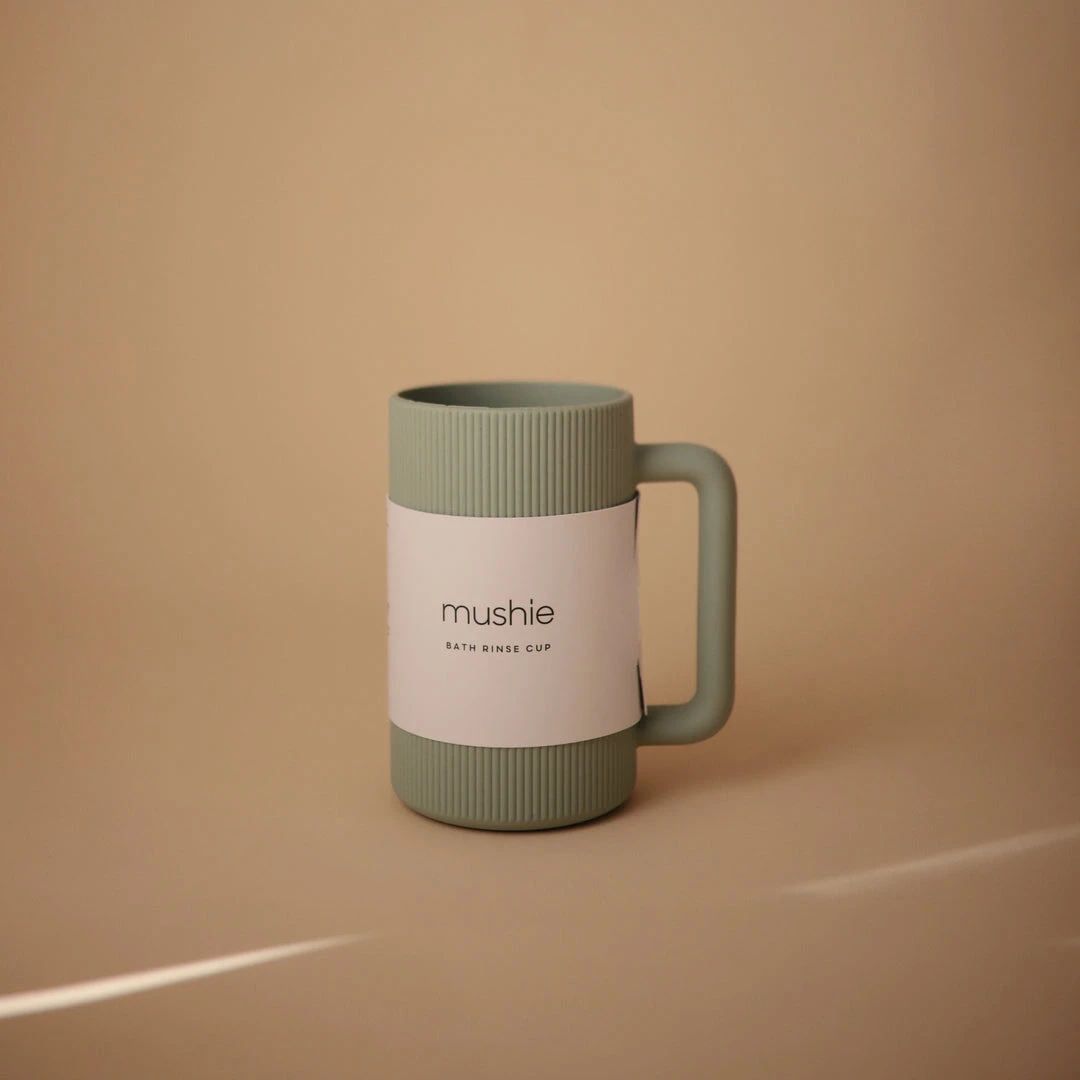 Mushie Tasse De Rinçage De Bain Sage 5 Mushie Tasse De Rinçage De Bain Sage – Image 3