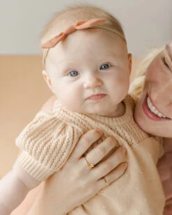 Quincy Mae Bandeau à Petit Nœud Melon